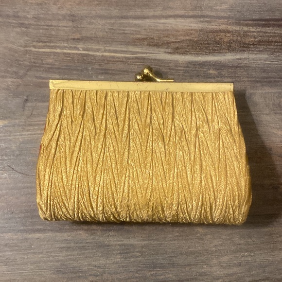 Vintage golden wallet and earrings - Picture 5 of 9